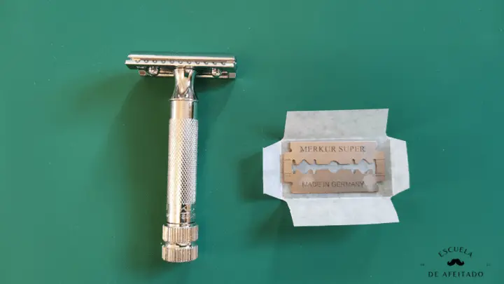 Maquinilla clásica Merkur 34C y cuchilla